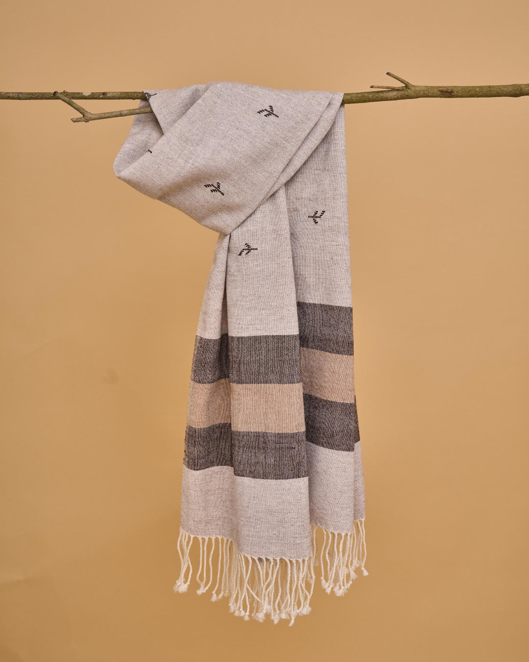 YÜN EHRAM EL DOKUMASI PAŞMİNA ŞAL – Hanımeli Motifli Bej/Kahve (70X210 cm)