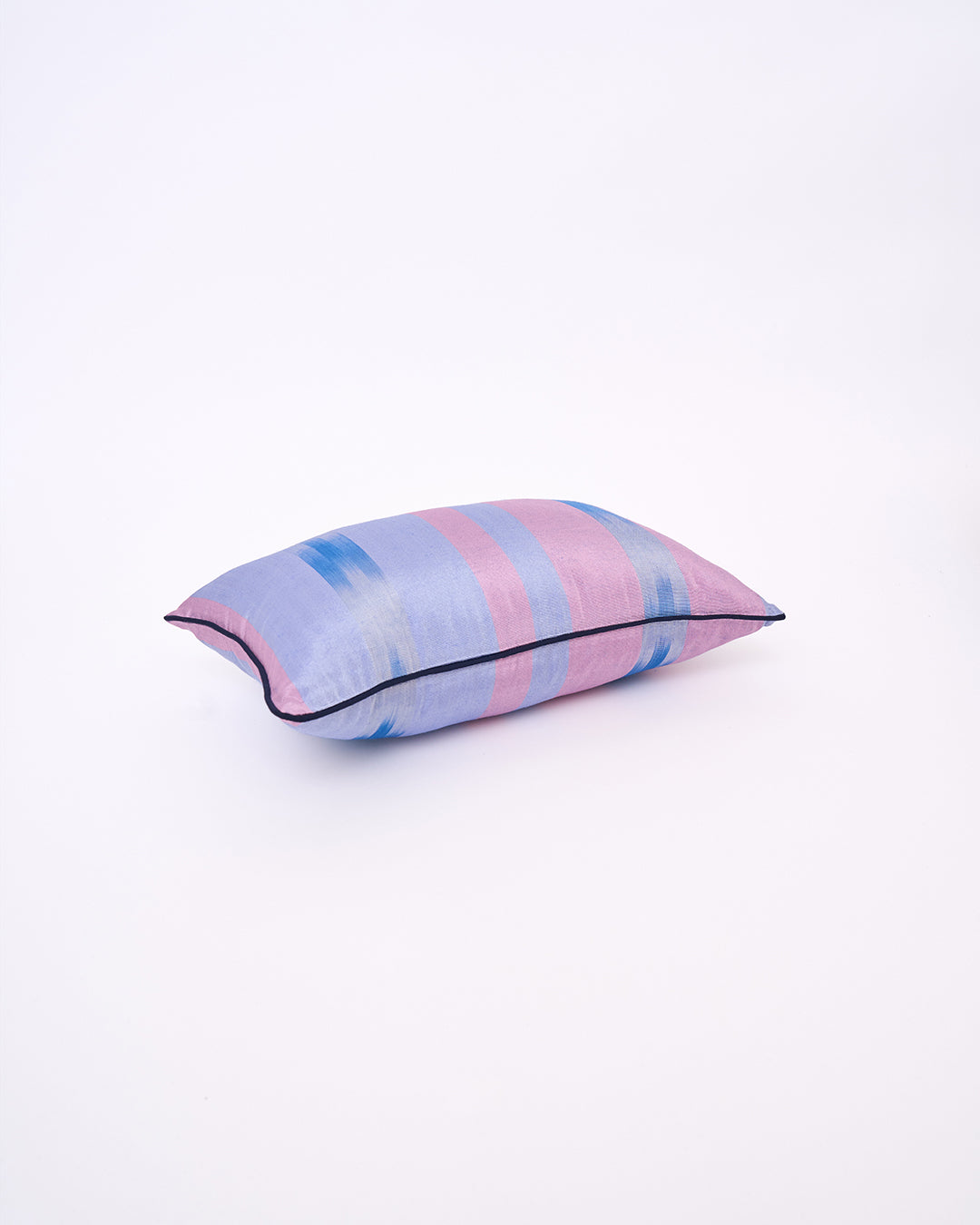 İPEK KUTNU EL DOKUMASI BİYELİ DEKORATİF YASTIK  – Pembe/Mavi Ceren (30X50 cm)