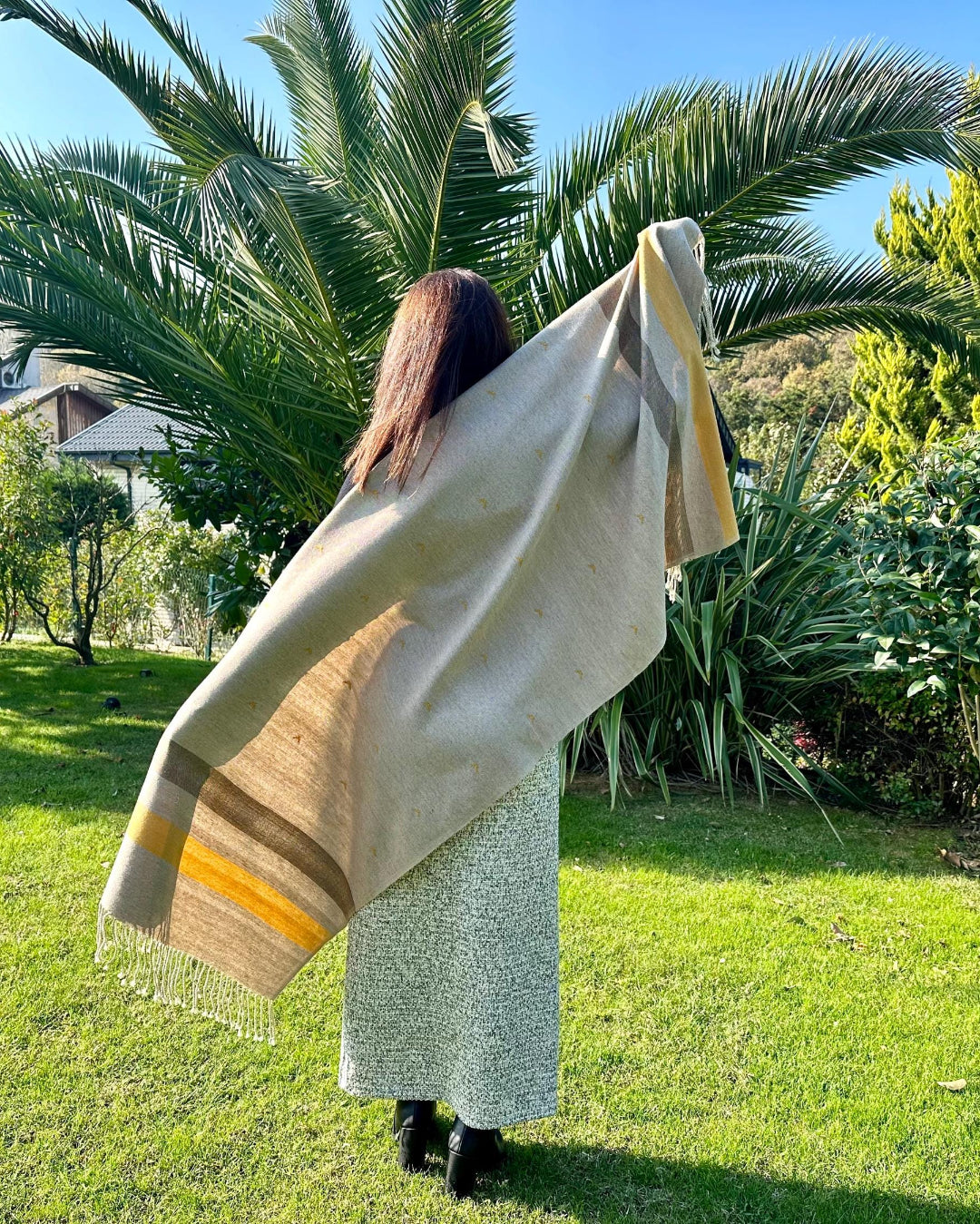 YÜN/PAMUK EHRAM EL DOKUMASI PAŞMİNA ŞAL – Uçan Kuş Motifli Bej/Sarı (70X170 cm)