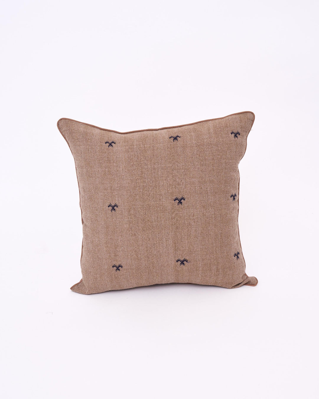 YÜN EHRAM EL DOKUMASI BİYELİ DEKORATIF YASTIK – Uçan Kuş Motifli Kahve (43X43 cm)